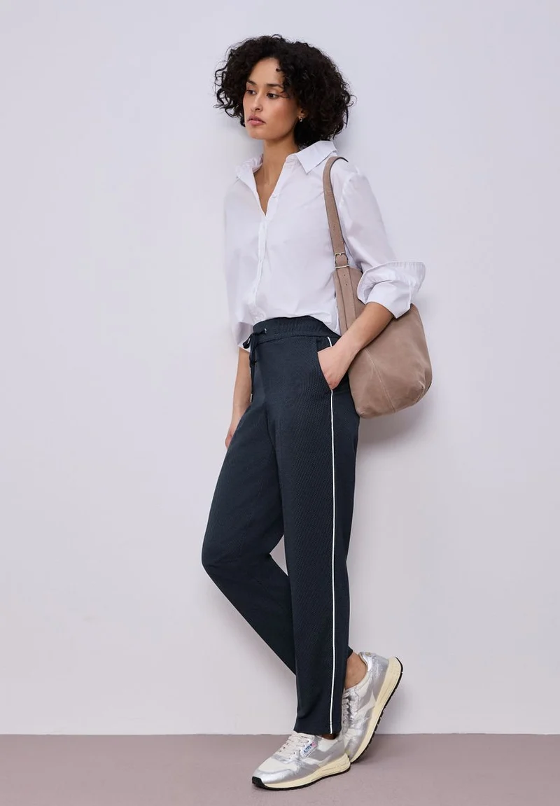 Slim Leg Hose