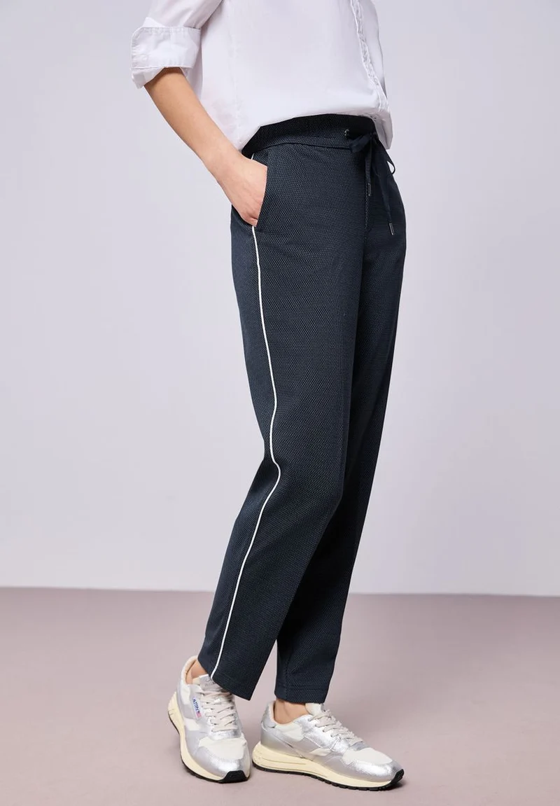 Slim Leg Hose