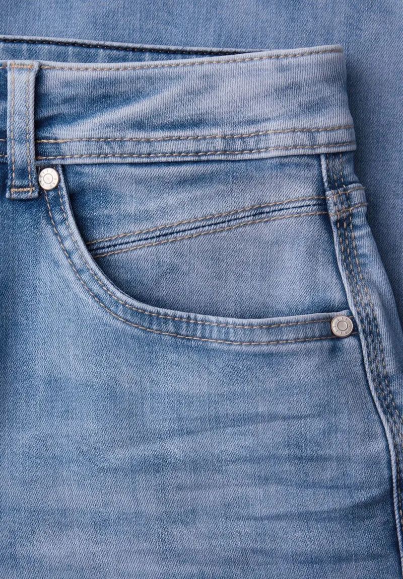 Barrel Leg Jeans