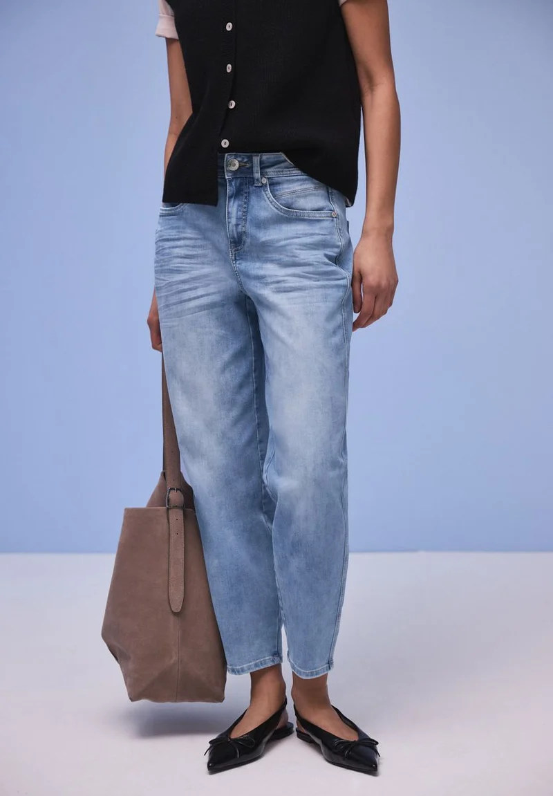 Barrel Leg Jeans