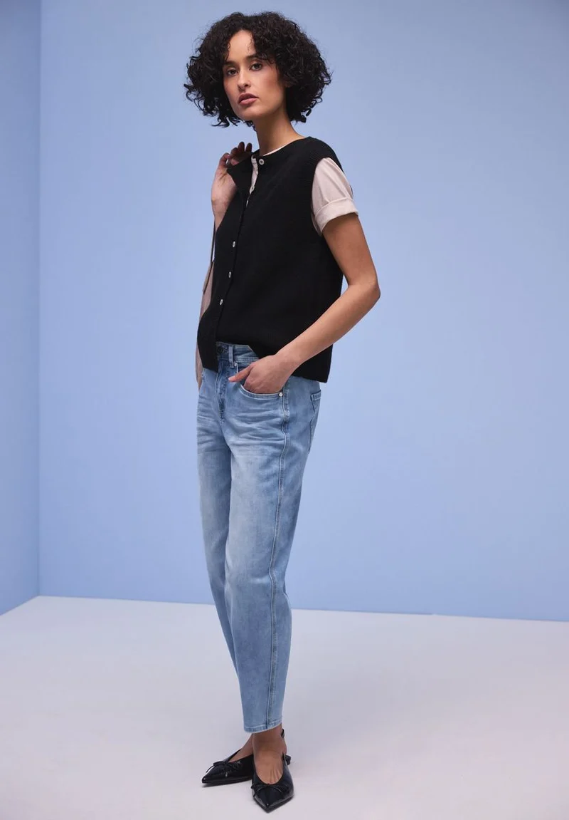 Barrel Leg Jeans