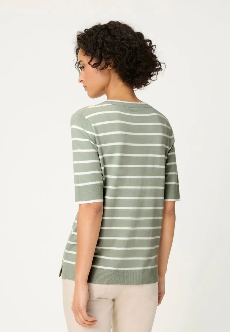 Pullover Short Sleeves