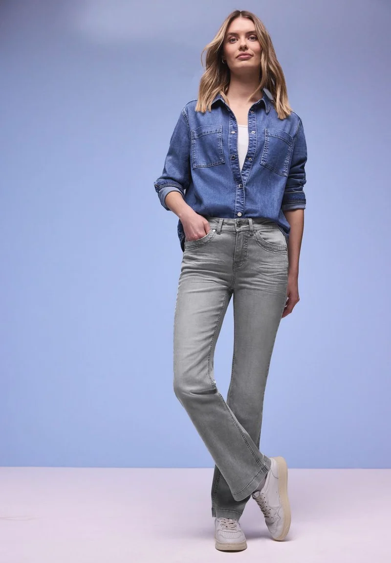 Bootcut Jeans