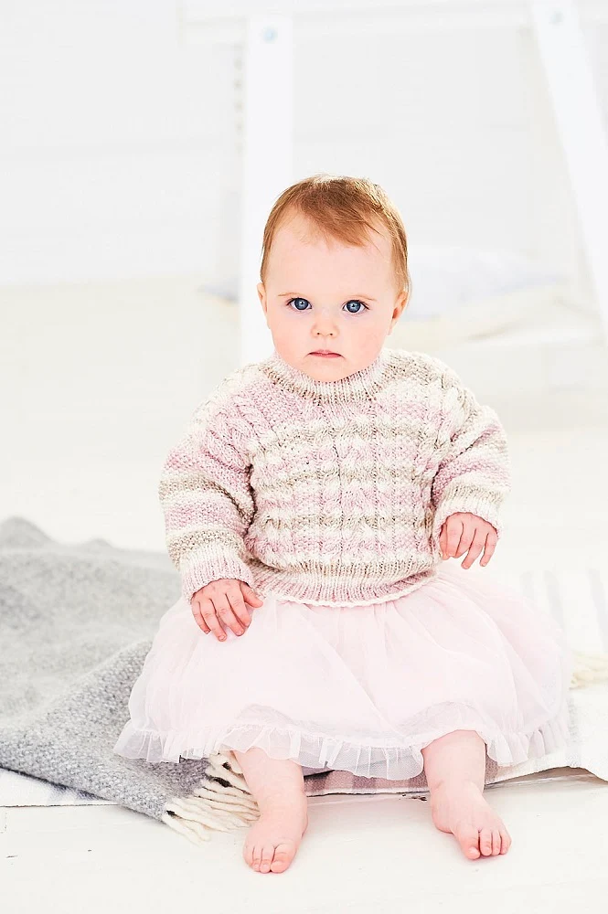 Strickanleitung Stylecraft Bambino Prints DK Nr. 9749 Baby-Hoodie und Pullover (digital)
