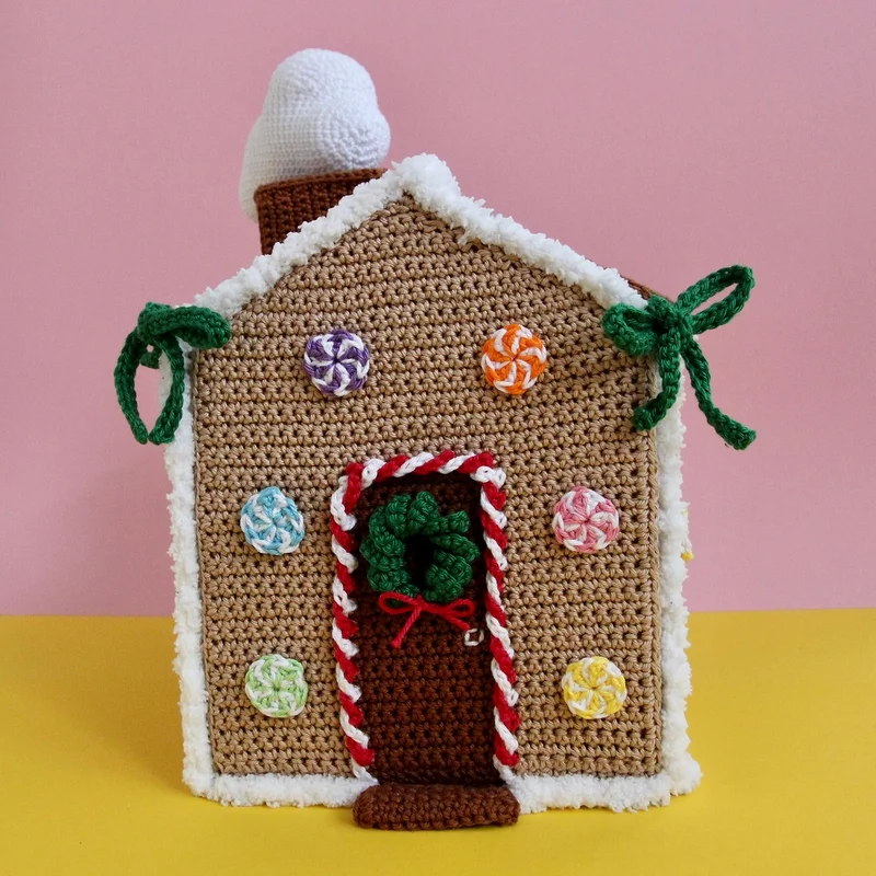 Häkelanleitung für ein Lebkuchenhäuschen als Puppenhaus