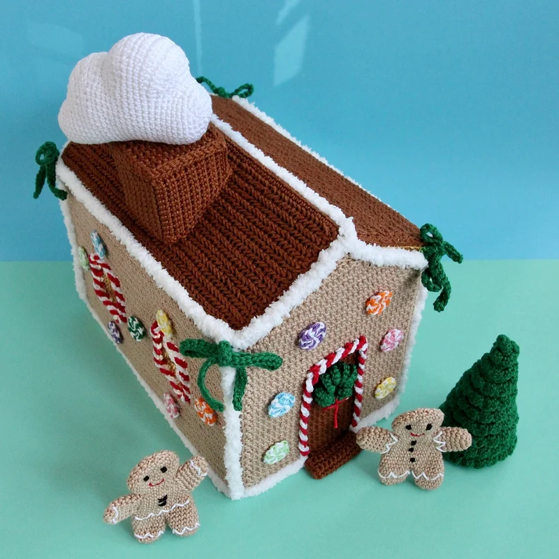 Häkelanleitung für ein Lebkuchenhäuschen als Puppenhaus