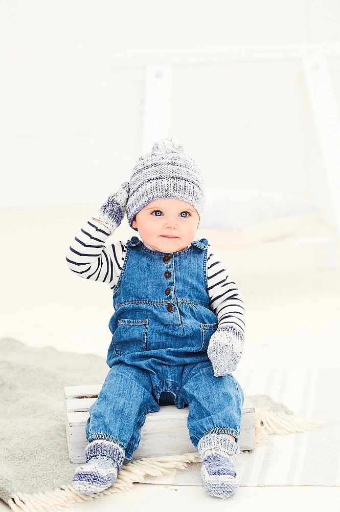 Strickanleitung Stylecraft Bambino Prints DK Nr. 9748: Babydecke, Mütze und Fäustlinge (digital)