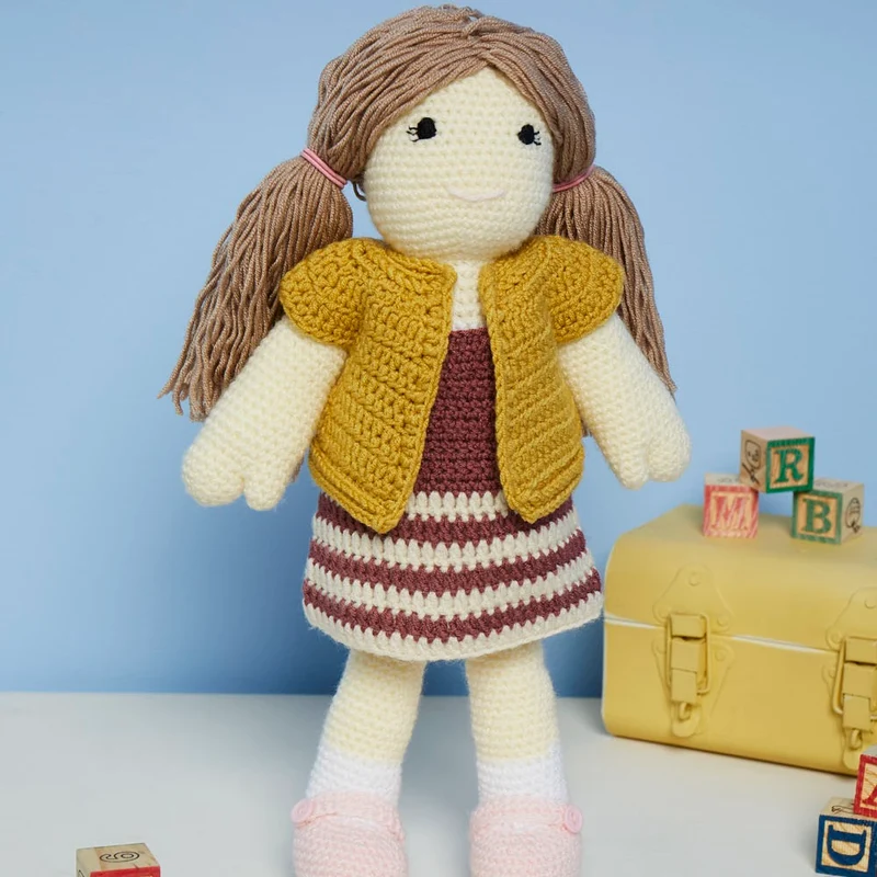 Häkelanleitung Stylecraft Special, Batik & Bellissima DK Nr. 9667 – Jessie, die Puppe