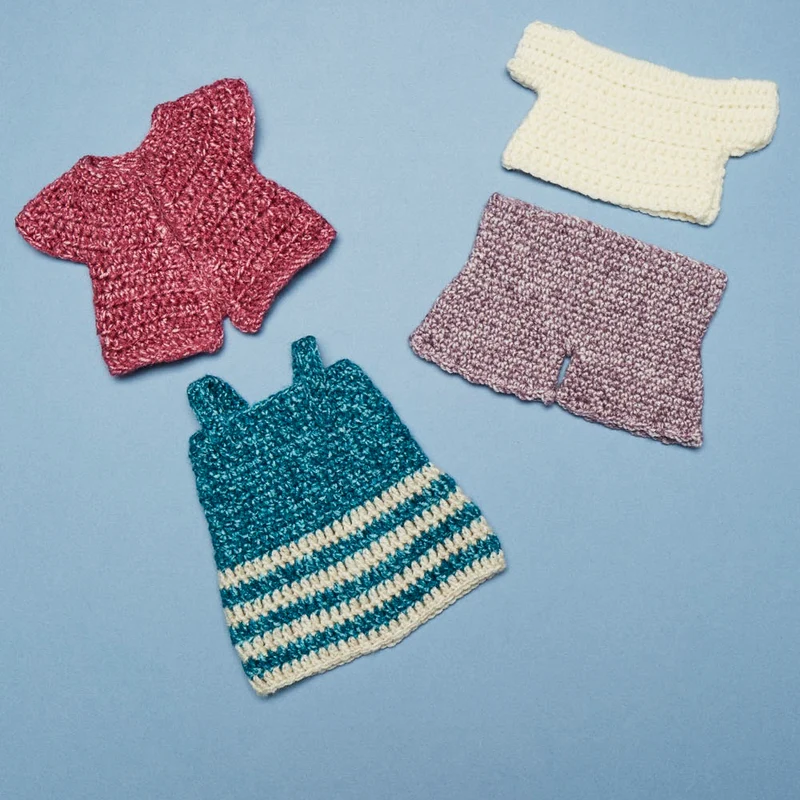 Häkelanleitung Stylecraft Special, Batik & Bellissima DK Nr. 9667 – Jessie, die Puppe