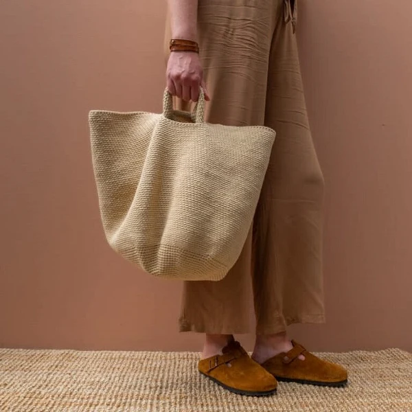 Häkelanleitung „Yarn and Colors Slouchy Pouch“ (digital)