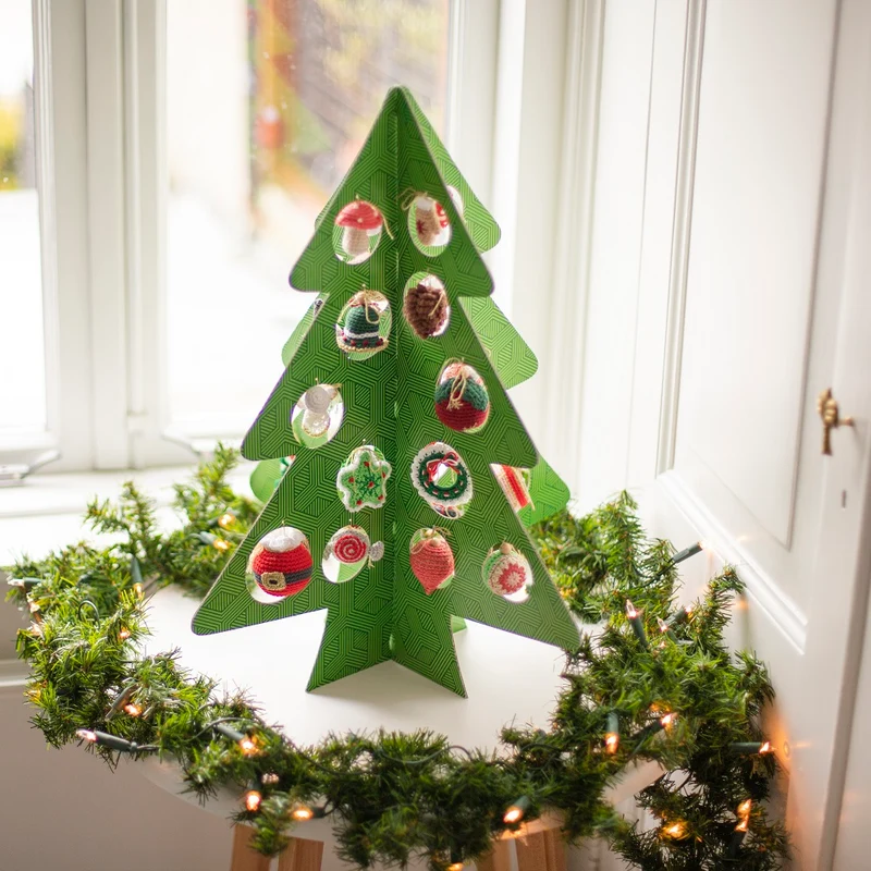Das traditionelle Weihnachtsbaum-AdventCAL-Häkelpaket