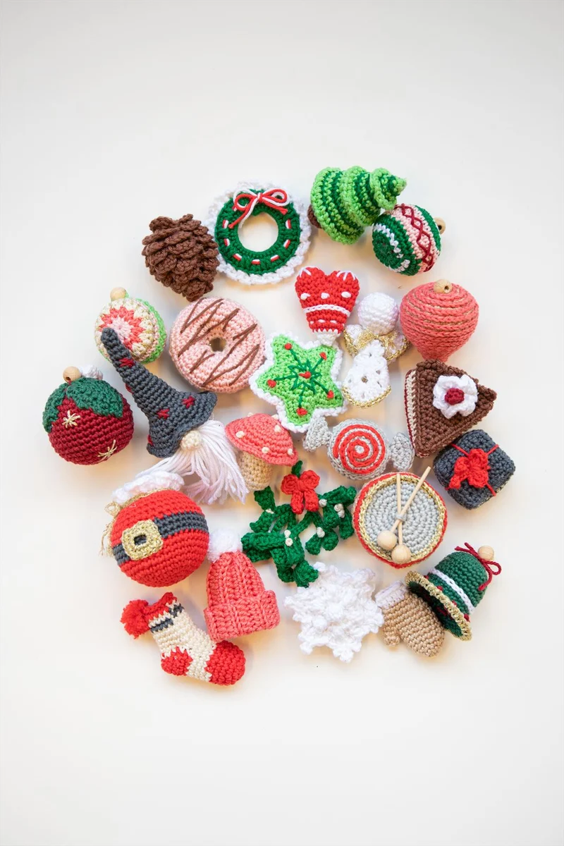 Das traditionelle Weihnachtsbaum-AdventCAL-Häkelpaket