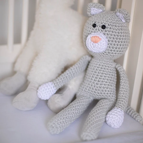 Wollplatz Kuscheltier „Katze“ XL – Häkelpaket