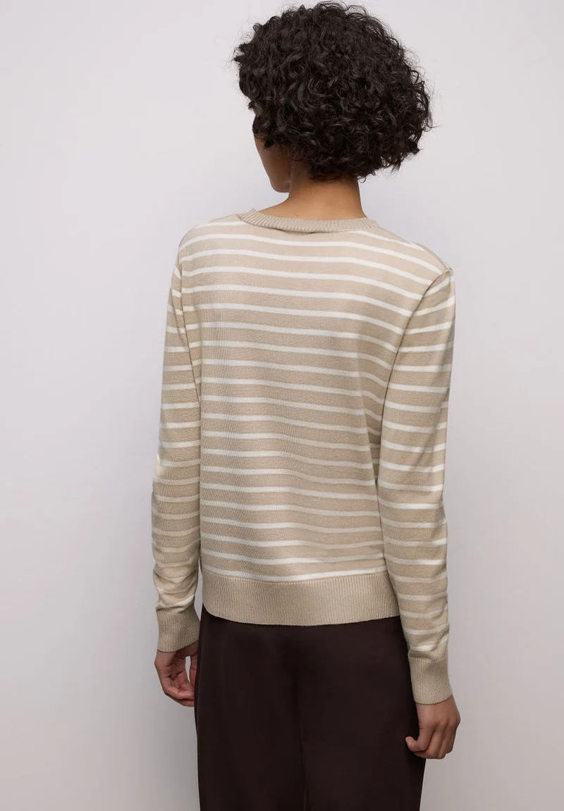 Gestreifter Pullover