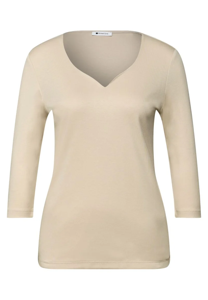 Shirt mit Herzausschnitt