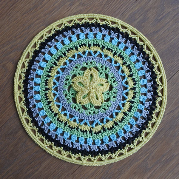 Häkelanleitung „Mandala Floribiza“