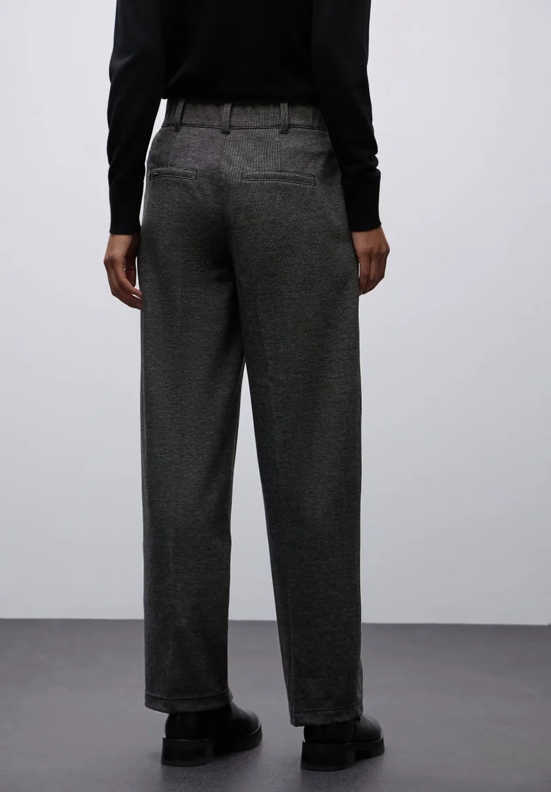 Straight Leg Hose