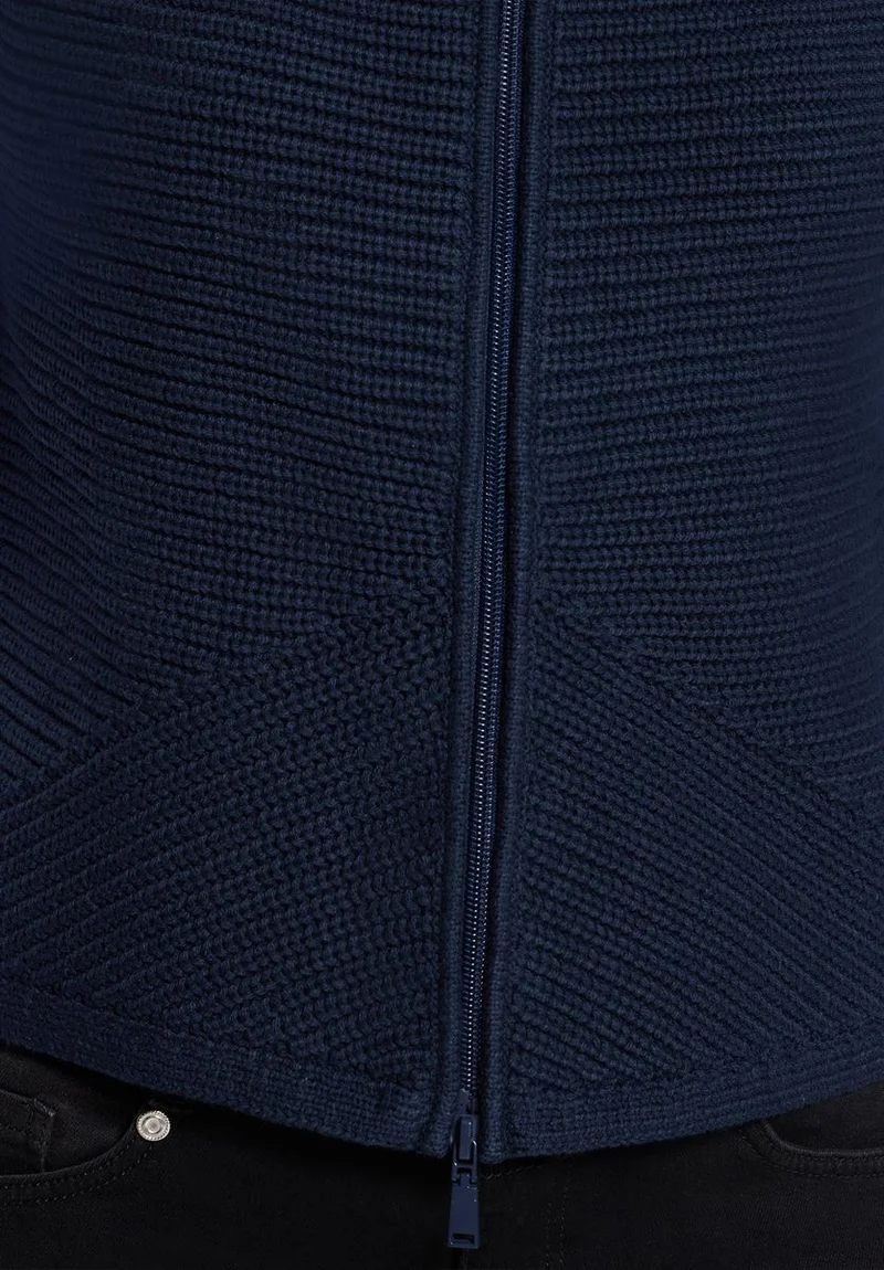 Grobstrickjacke