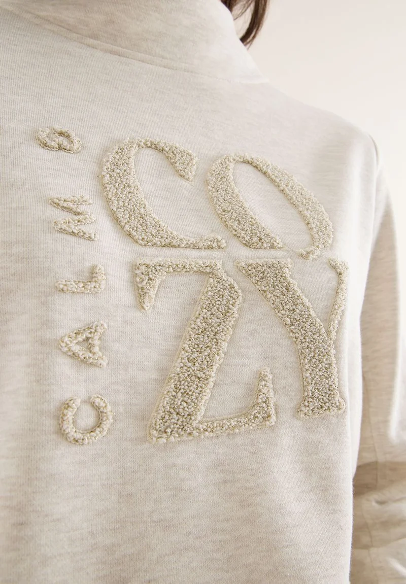 Pullover mit Embroidery