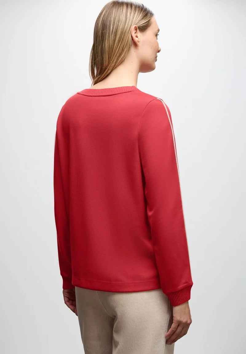 Shirt mit Tape Details