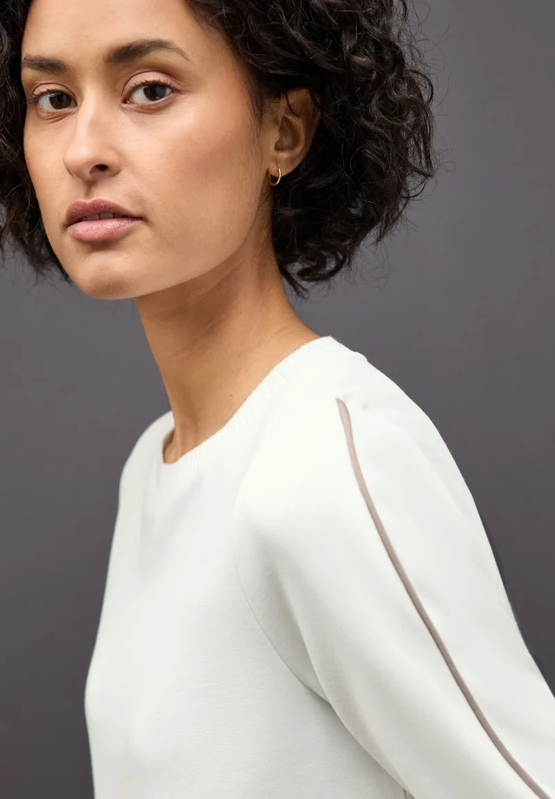Shirt mit Tape Details