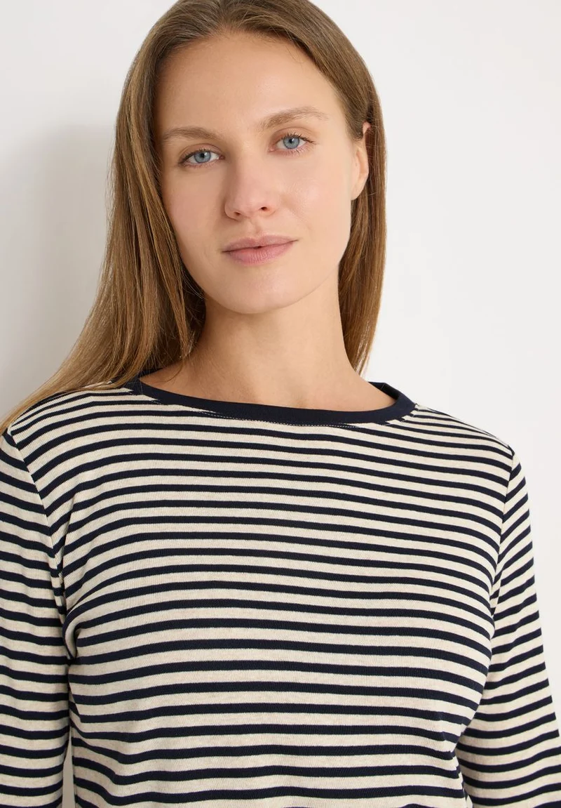 Gestreiftes Shirt