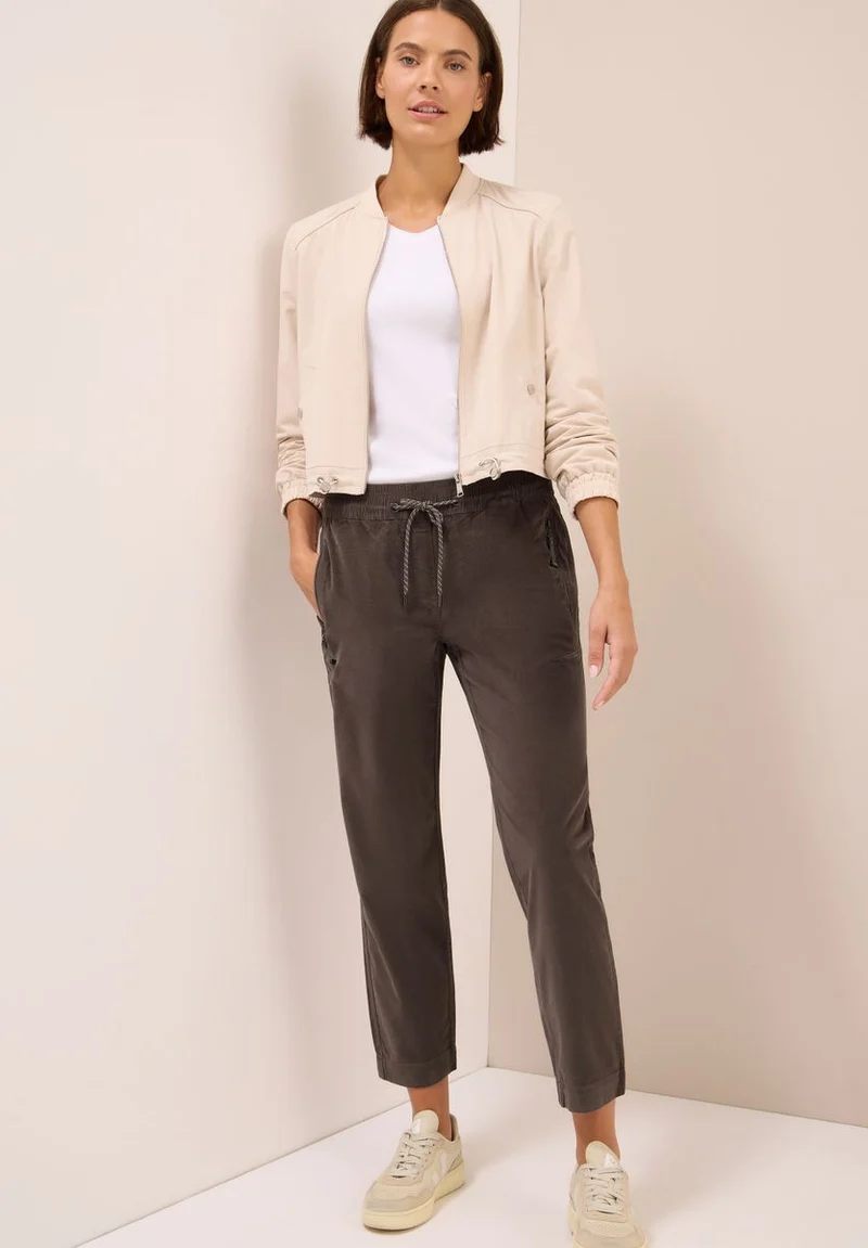 Cordhose im Casual Fit