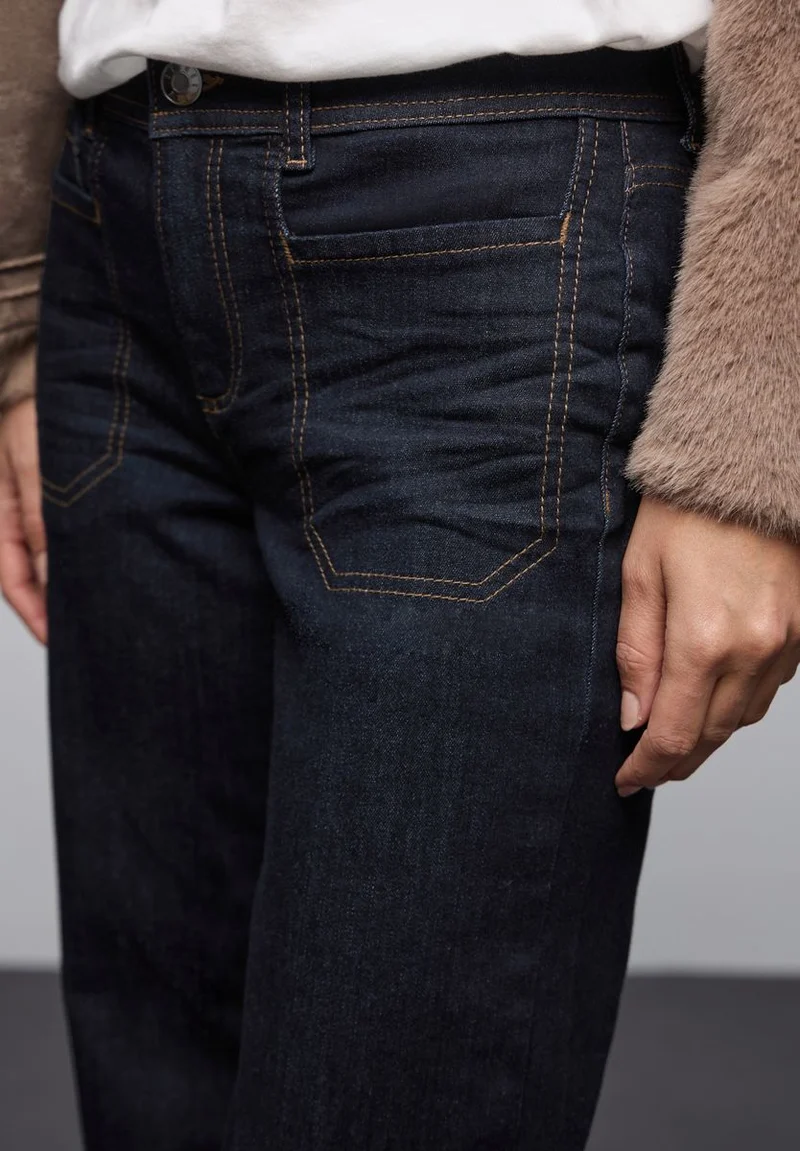 Rinsed Wide Leg Jeans