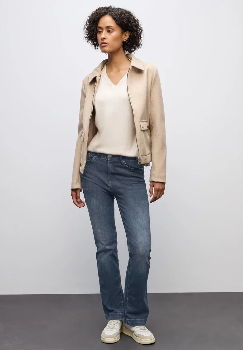 Bootcut Jeans