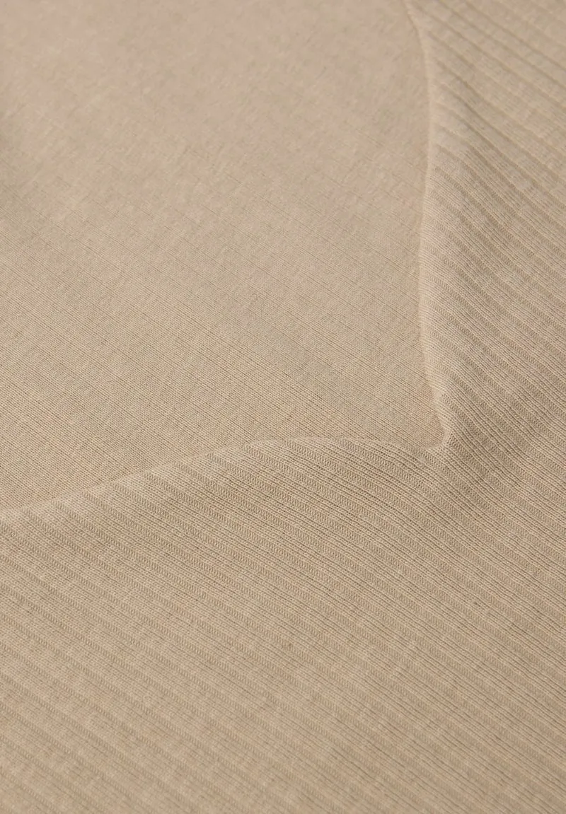 Shirt mit Herzausschnitt