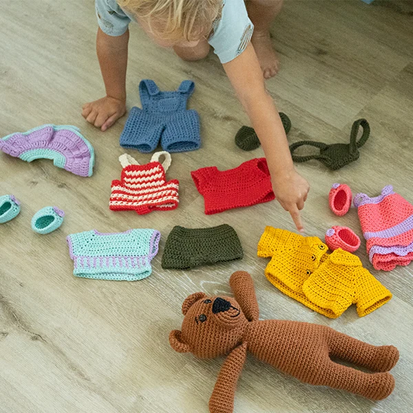 Häkelpaket „Traum-Ankleidebär“