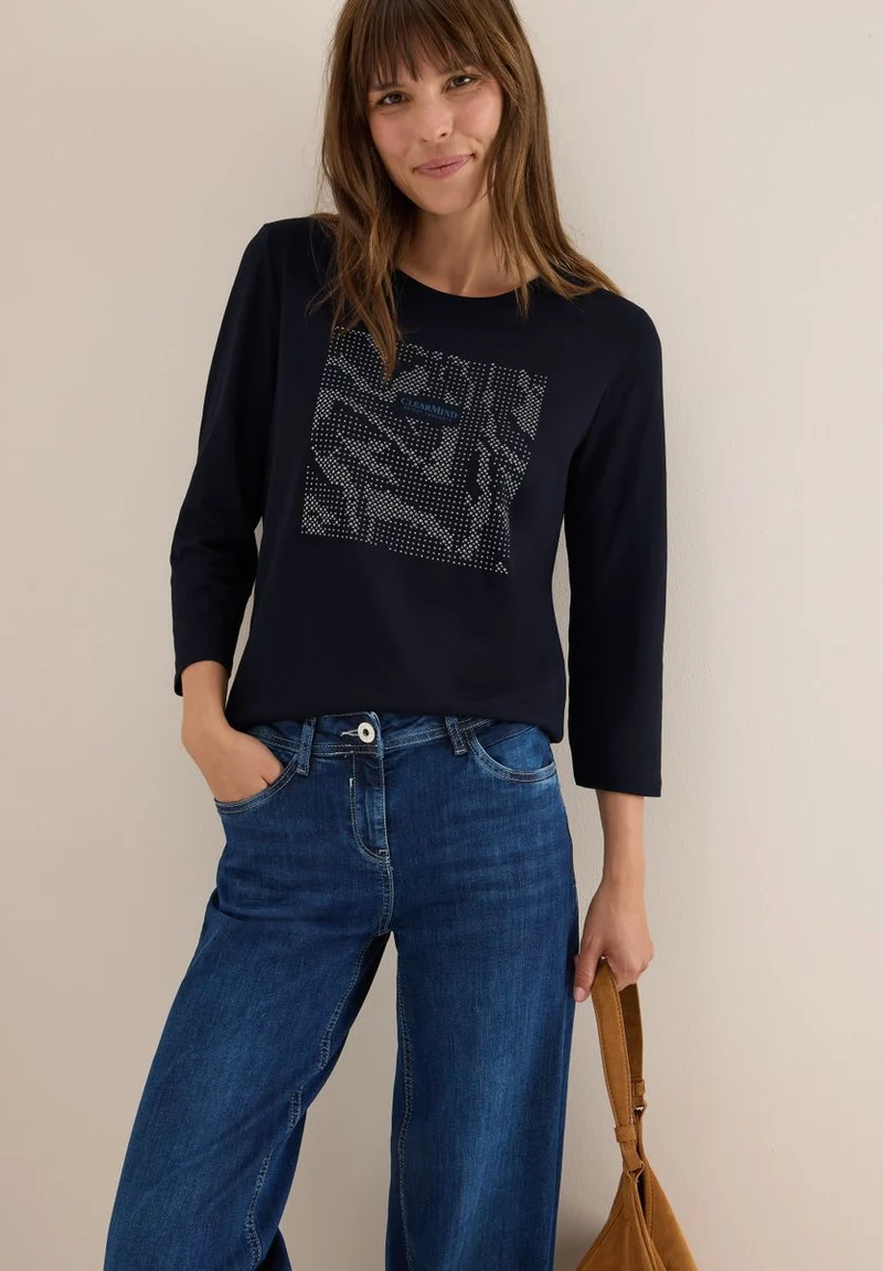 Shirt mit Schmucksteinen