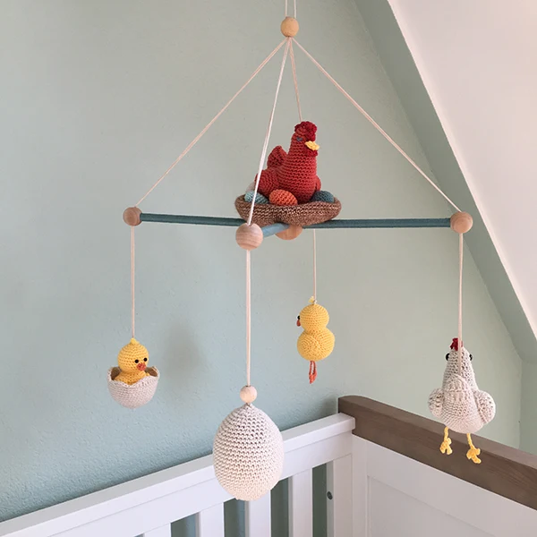 Häkelanleitung für ein Baby-Mobile „Huhn und Ei“