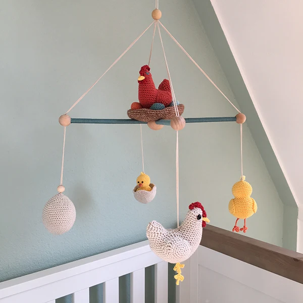 Häkelanleitung für ein Baby-Mobile „Huhn und Ei“