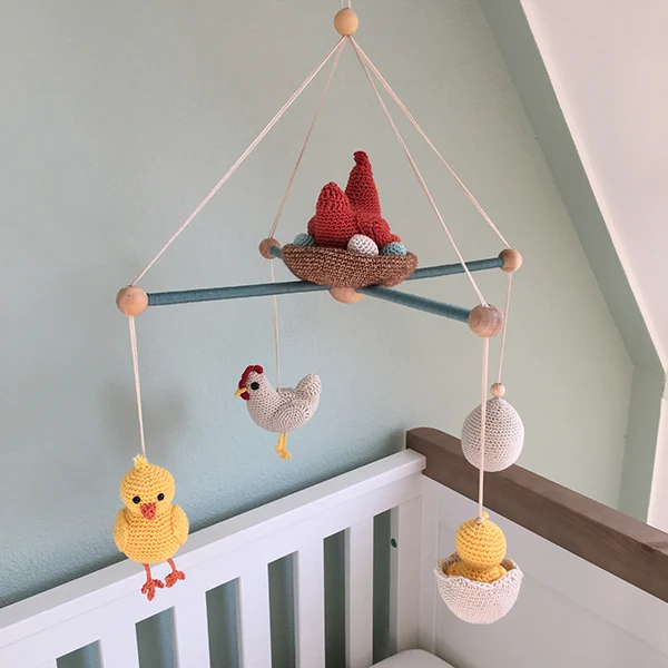 Häkelanleitung für ein Baby-Mobile „Huhn und Ei“
