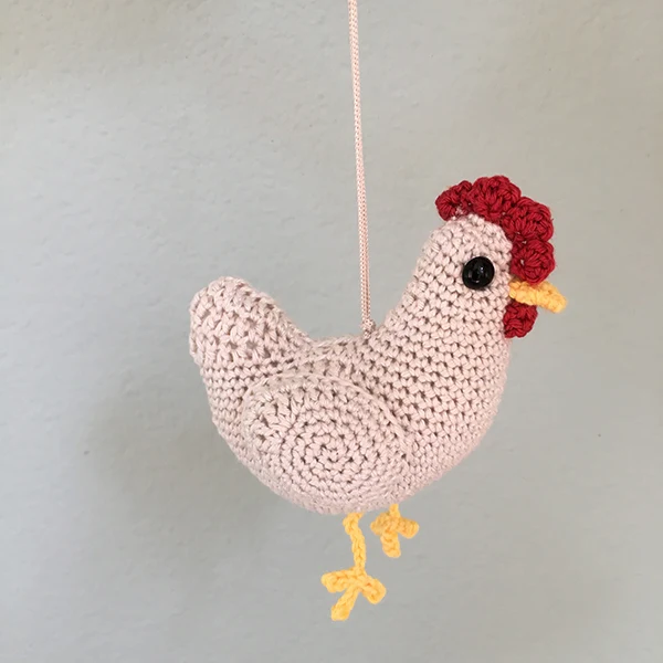 Häkelanleitung für ein Baby-Mobile „Huhn und Ei“