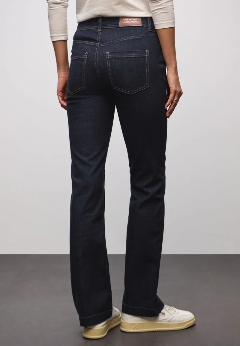 Rinsed Bootcut Jeans