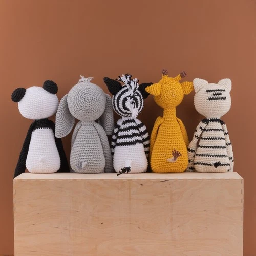 Häkelanleitung „Yarn and Colors Pip Panda“