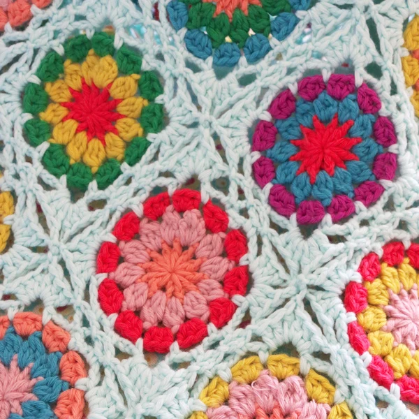 Häkelanleitung „Partner 6“ – Granny Square-Decke