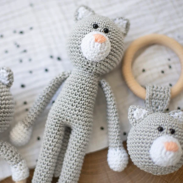 Wollplatz Kuscheltier „Katze“ – Häkelpaket