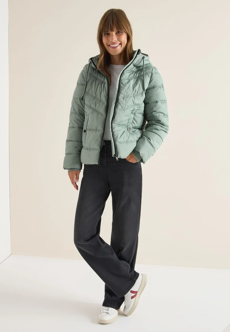 Steppjacke mit Kapuze