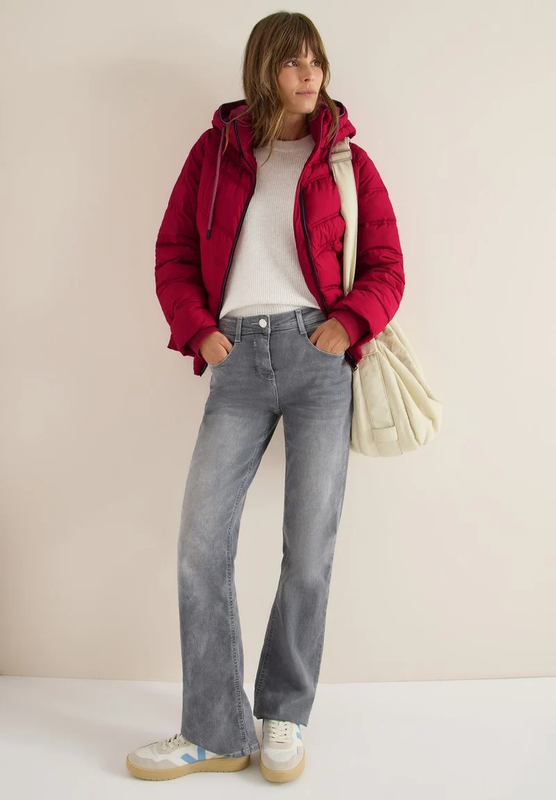 Steppjacke mit Kapuze