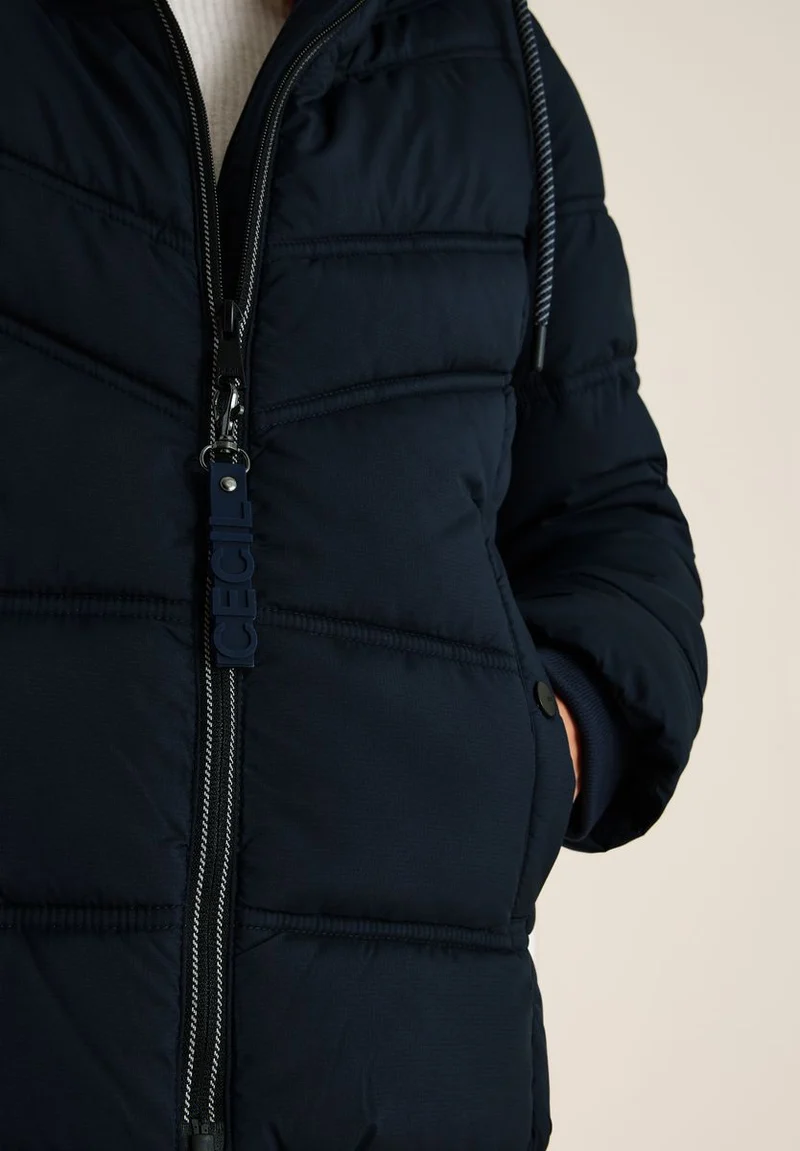 Steppjacke mit Kapuze
