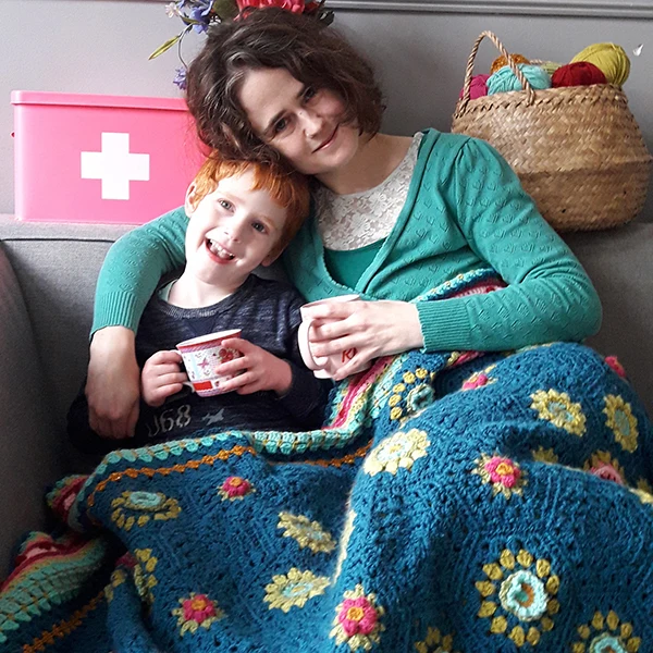 Häkelanleitung für die Wohndecke „In Love We Grow“ (digital)