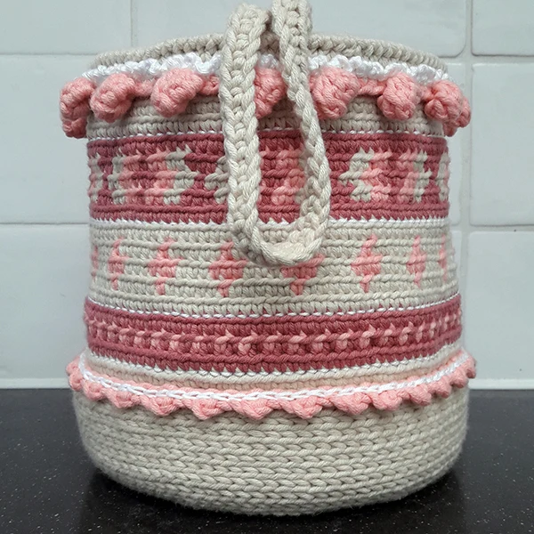 Häkelanleitung „Cute Crochet Boho Basket“