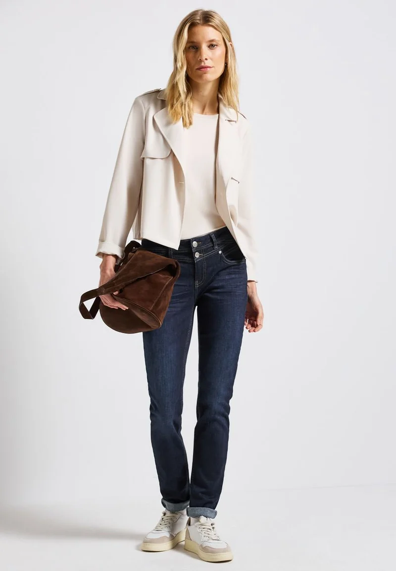 Casual Fit Jeans