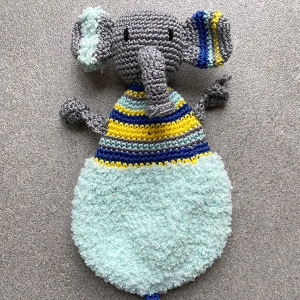 Häkelanleitung für ein Kuscheltuch „Elefant“