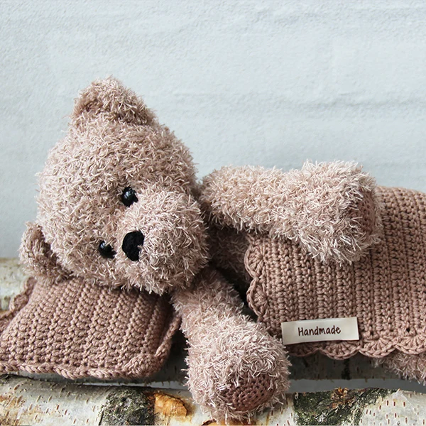 Häkelanleitung „Teddy mit Decke und Kissen“ von Go Handmade (digital)