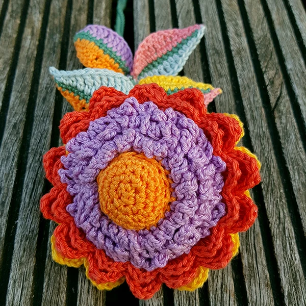 Häkelanleitung „Summer of Fun“-Blume
