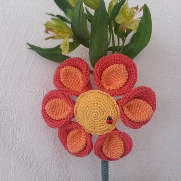 Häkelanleitung „Blume Lilly“